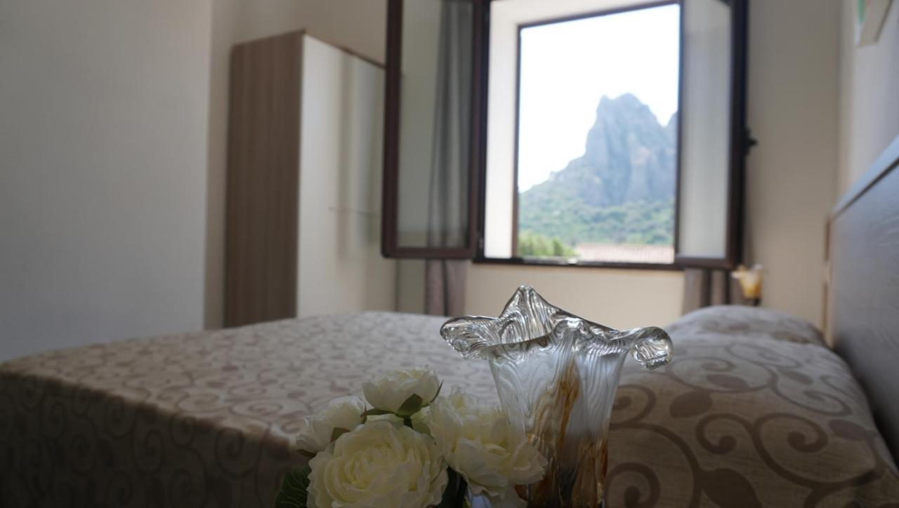 B&B Da Nicoletta San Pantaleo Buitenkant foto
