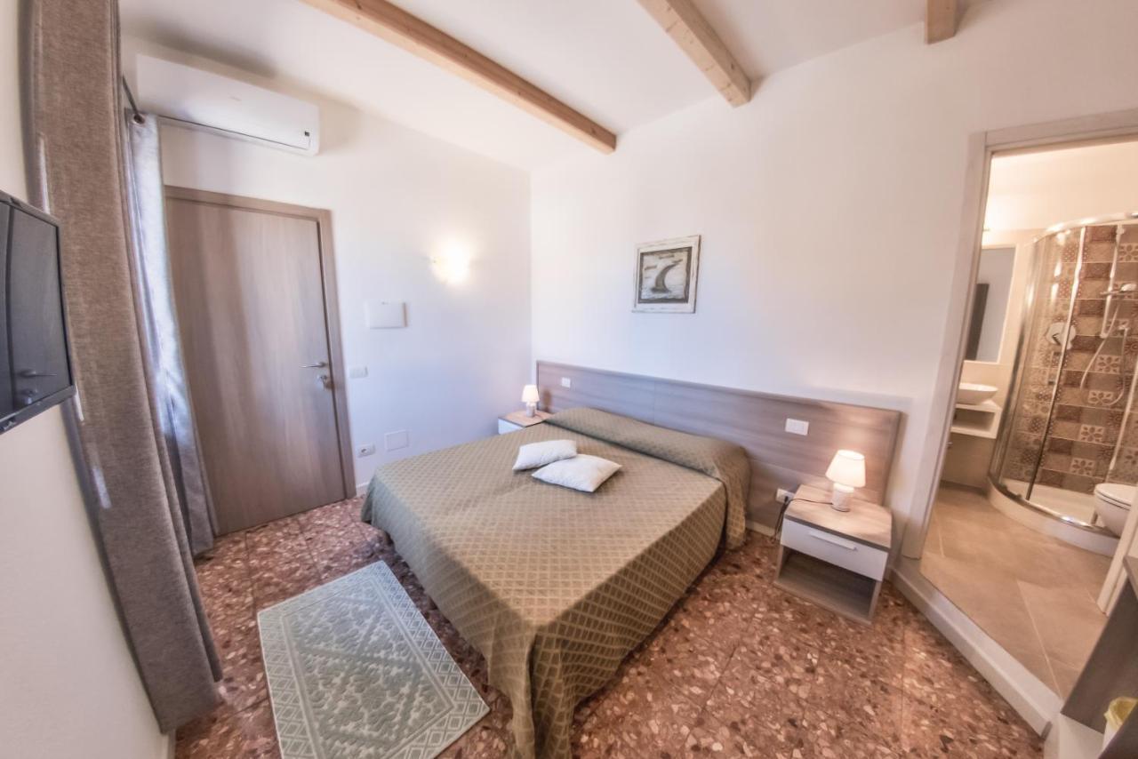 B&B Da Nicoletta San Pantaleo Buitenkant foto