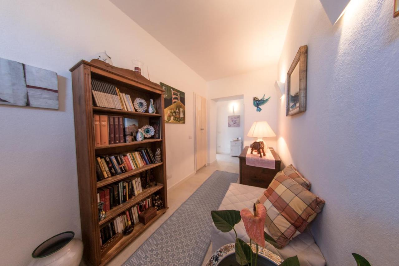 B&B Da Nicoletta San Pantaleo Buitenkant foto