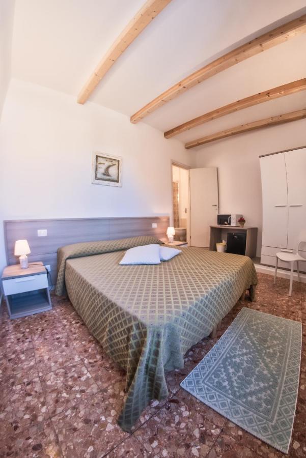 B&B Da Nicoletta San Pantaleo Buitenkant foto