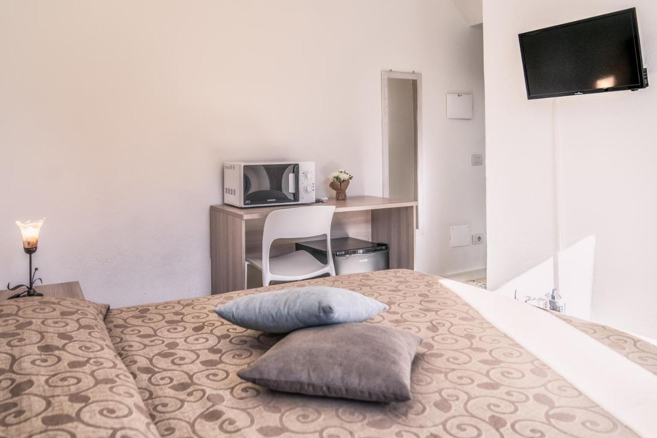 B&B Da Nicoletta San Pantaleo Buitenkant foto